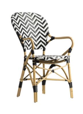 chevron-in-outdoor blk-with-carver-chai